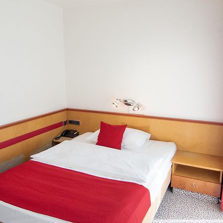 Leomar Hotel Ульм Экстерьер фото