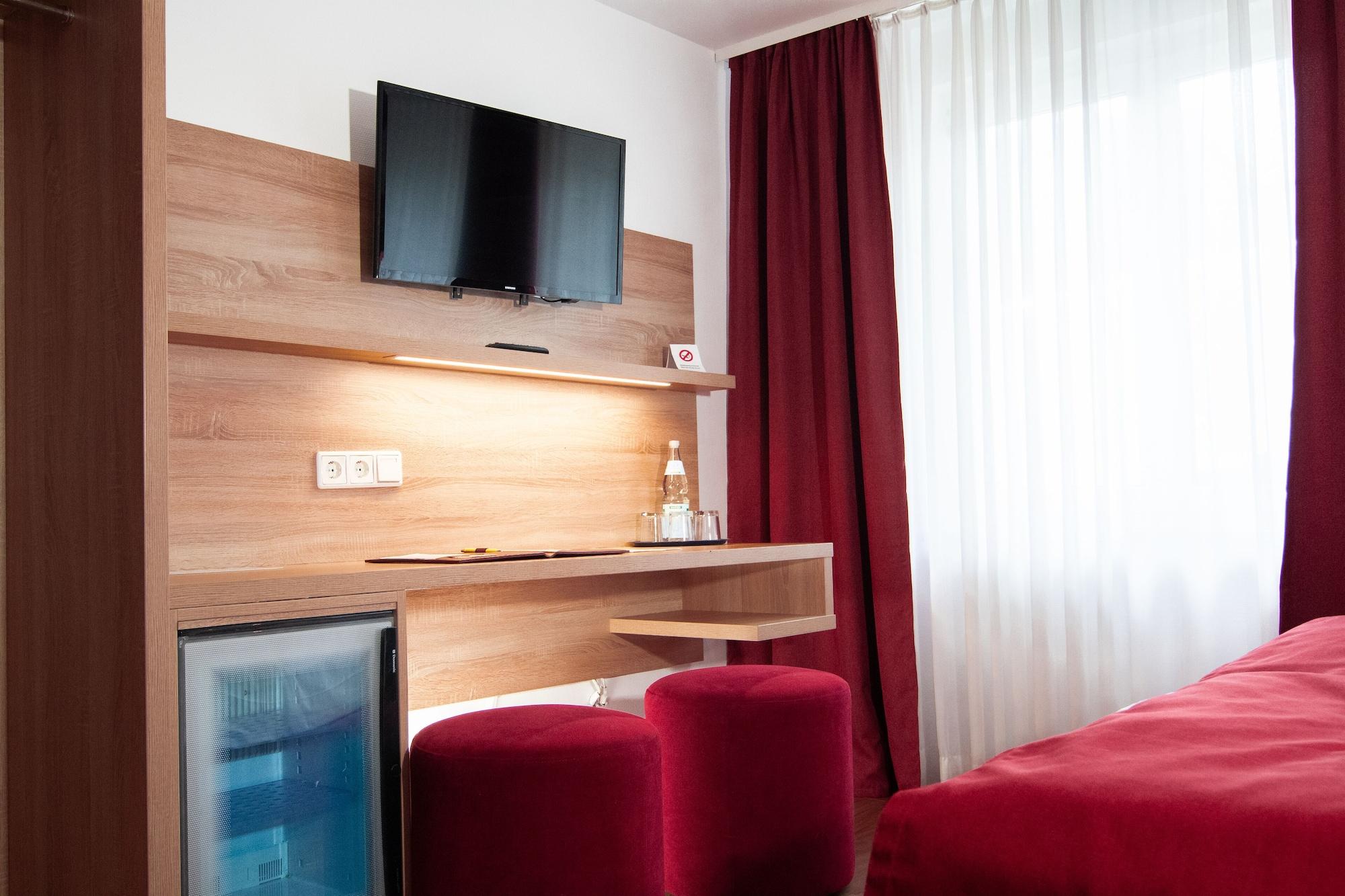 Leomar Hotel Ульм Экстерьер фото