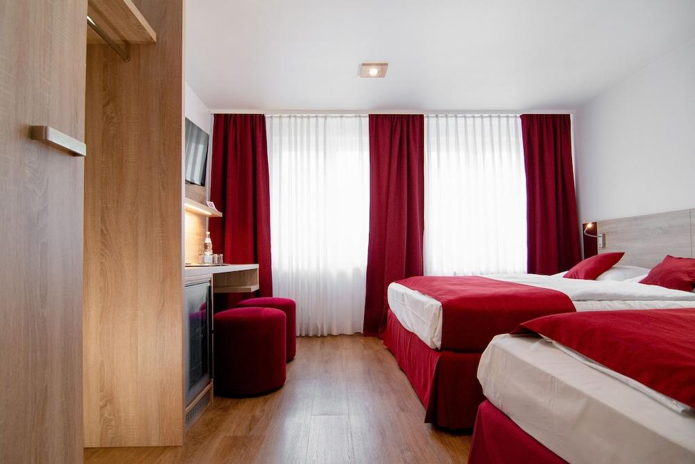 Leomar Hotel Ульм Экстерьер фото