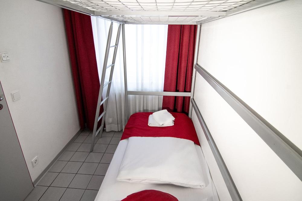 Leomar Hotel Ульм Экстерьер фото