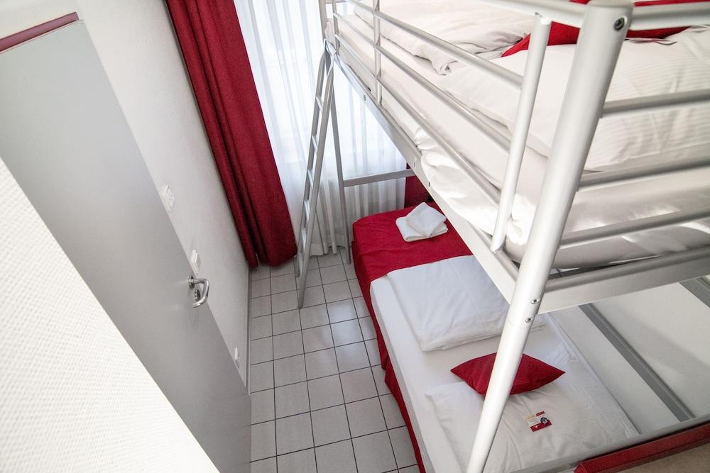 Leomar Hotel Ульм Экстерьер фото