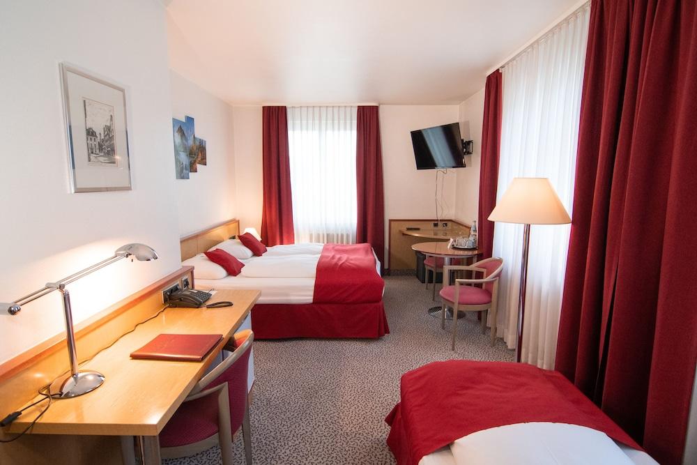 Leomar Hotel Ульм Экстерьер фото