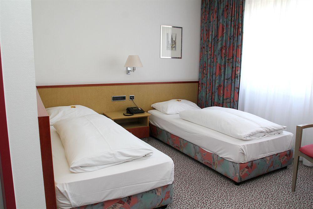 Leomar Hotel Ульм Экстерьер фото