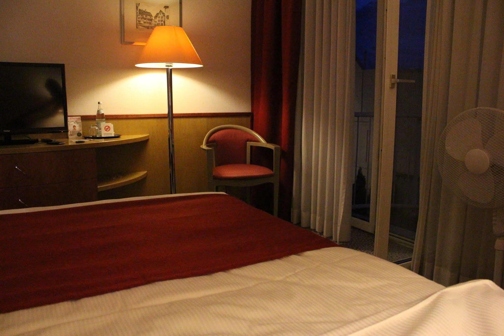 Leomar Hotel Ульм Экстерьер фото